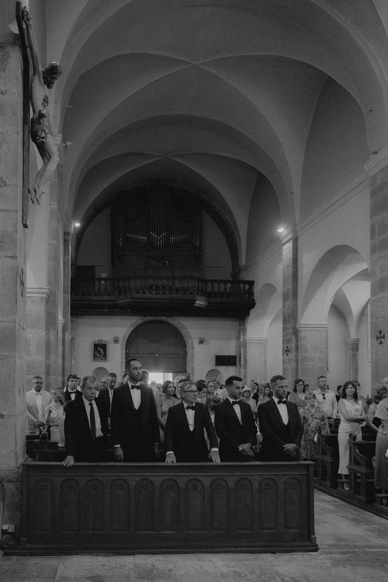 les mains des mariés domaine saint loup